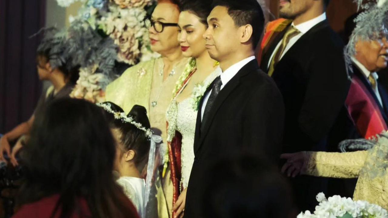Ada Raditya Dika dan Ariel Tatum
