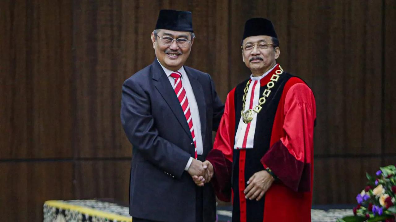 Suhartoyo memastikan, kepercayaan publik dimaksud sangat diperlukan baginya dan seluruh hakim MK. Khususnya, mejelang penanganan sengketa hasil pemilihan umum 2024.<br>