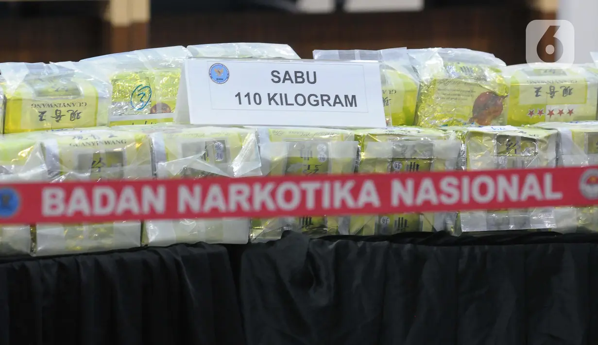 Badan Narkotika Nasional (BNN) kembali mengungkap kasus narkotika jenis sabu, saat konferensi pers  di Gedung BNN, Jakarta, Selasa (18/7/2023). (merdeka.com/Imam Buhori)