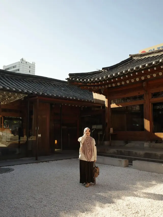 Gaya Layering Natasha Rizky Liburan Musim Dingin ke Korea Selatan, Hangat dan Effortless Bareng Tiga Anakf