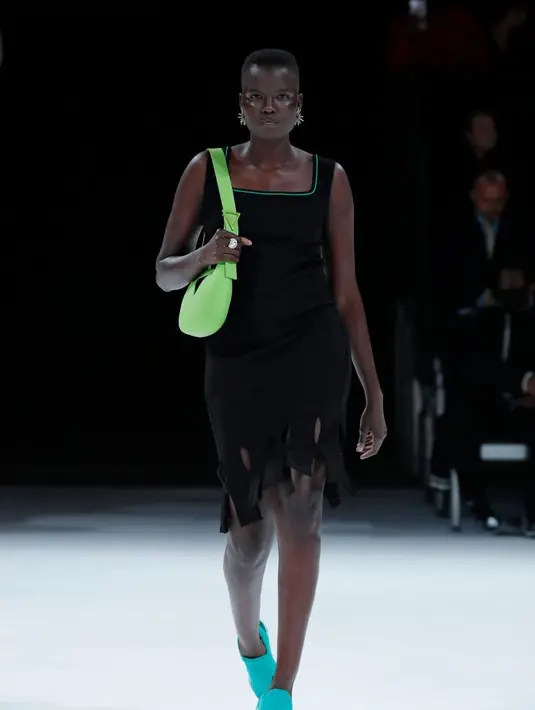 Lee sangat ingin berkolaborasi sejak kunjungan pertamanya di tahun 2015. Setelah pengangkatan dirinya pada tahun 2018, ia merealisasikan kolaborasi berkelanjutan di Amerika Utara. (Foto: Dok. Bottega Veneta)