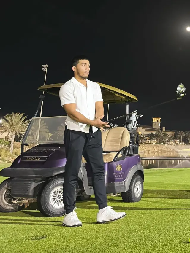 Wakili Banten di PON 2024, 6 Gaya Sporty Saaih Halilintar saat Bermain Golf