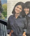 Kenal sejak remaja, presenter Cut Tari dan Ersa Mayori sengat dekat hingga sekarang. Seperti belum lama ini, kedua presenter tersebut menikmati liburan bersama ke Swiss dan Italia. [Instagram/ersamayori/jualmajalahjadul]
