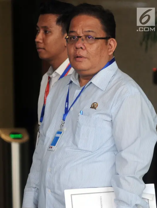 Komisioner Ombudsman Republik Indonesia (ORI), Adrianus Meliala mendatangi gedung KPK, Jakarta, Selasa (15/5). Kedatangan Adrianus untuk membahas penanganan kasus teror air keras yang menimpa penyidik KPK, Novel Baswedan. (Merdeka.com/Dwi Narwoko)