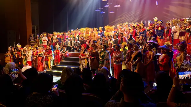 Para penari di Festival Art ChipelaGong 2024