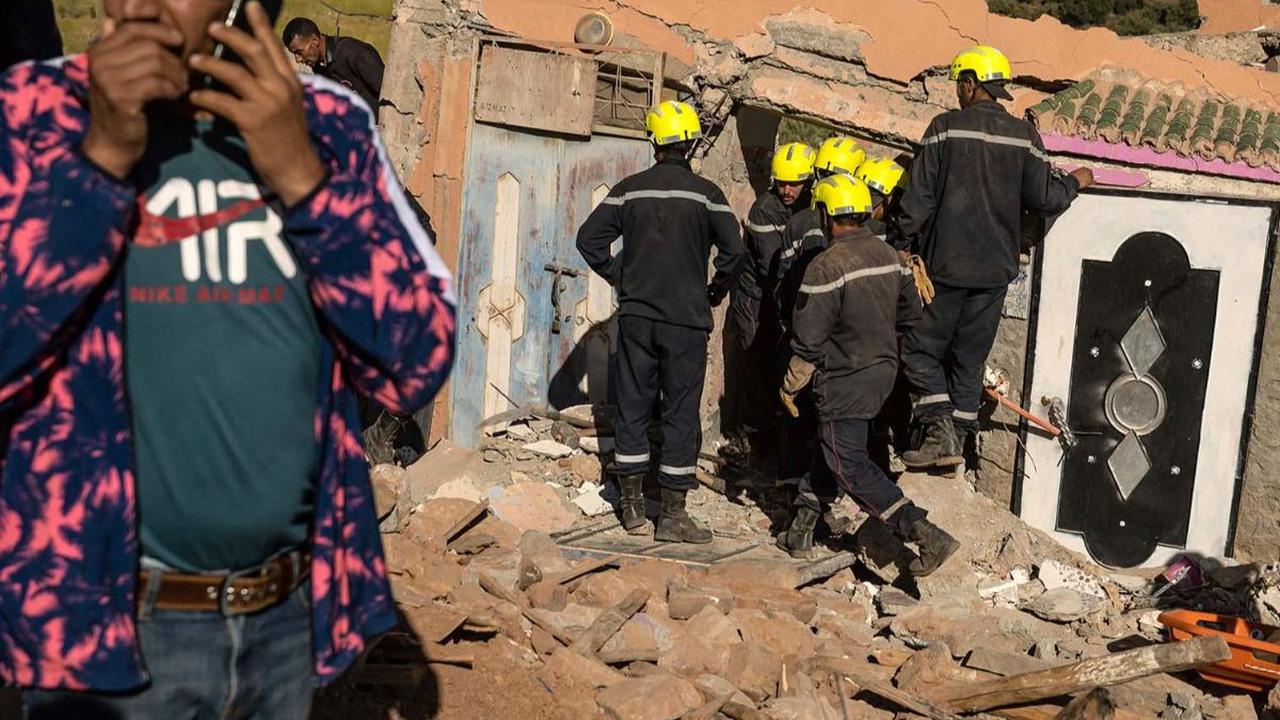Jumlah korban tewas akibat gempa mematikan yang mengguncang Maroko terus bertambah. Pada Senin (11/9) kemarin, tercatat lebih dari 2.800 orang dinyatakan meninggal dunia akibat gempa berkekuatan magnitudo 6,8 itu.