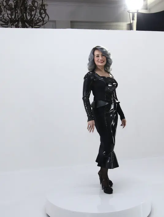 Delapan tahun Reza Artamevia vakum dari dunia musik. Kini, ia kembali dengan meluncurkan single Selalu Ada yang diciptakan bersama Irfan. Lagu yang menceritakan perjalanan hidupnya. (Nurwahyunan/Bintang.com)