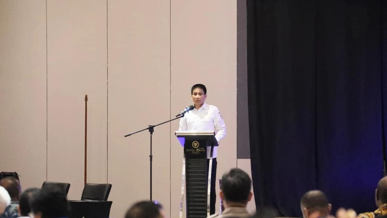 Wamendagri Wiyagus pada Rapat Koordinasi Teknis Percepatan Eliminasi AIDS, Tuberkulosis, Malaria, dan Kusta di Tanah Papua di Hotel Suni Abepura