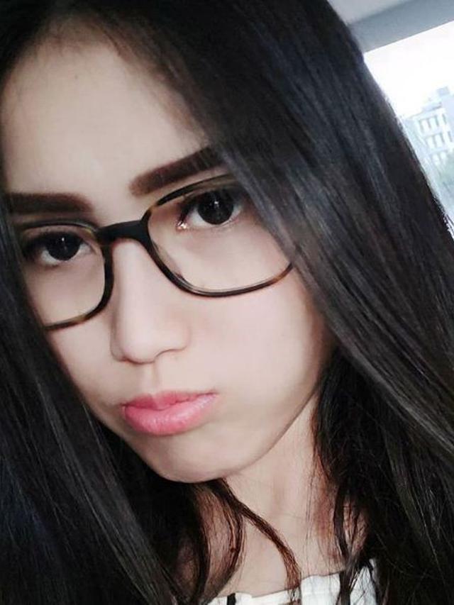 Pakai Kacamata Ayu Ting Ting Dianggap Meniru Via Vallen Showbiz Liputan6 Com