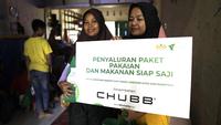 Chubb Life Kirim Makanan dan Pakaian untuk Korban Banjir Bandang