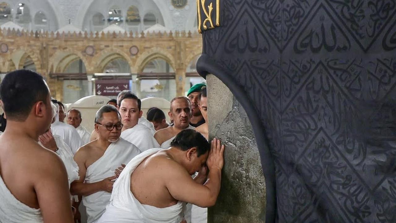 Prabowo tunaikan ibadah umrah di Masjidil Haram