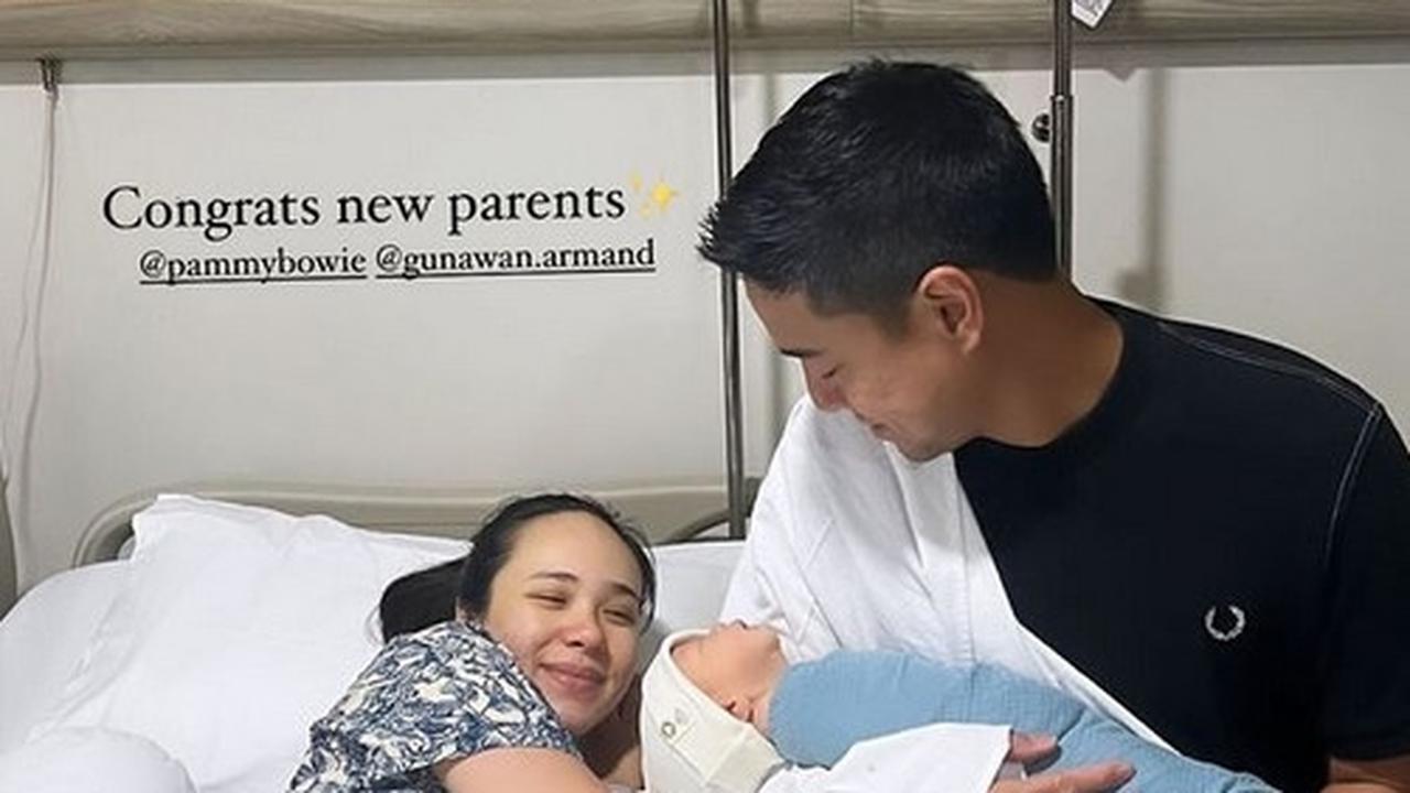 Pamela dan Armand Gunawan menyambut anak pertama mereka yang lahir pada 18 Juni 2024 dengan penuh kebahagiaan.<br>