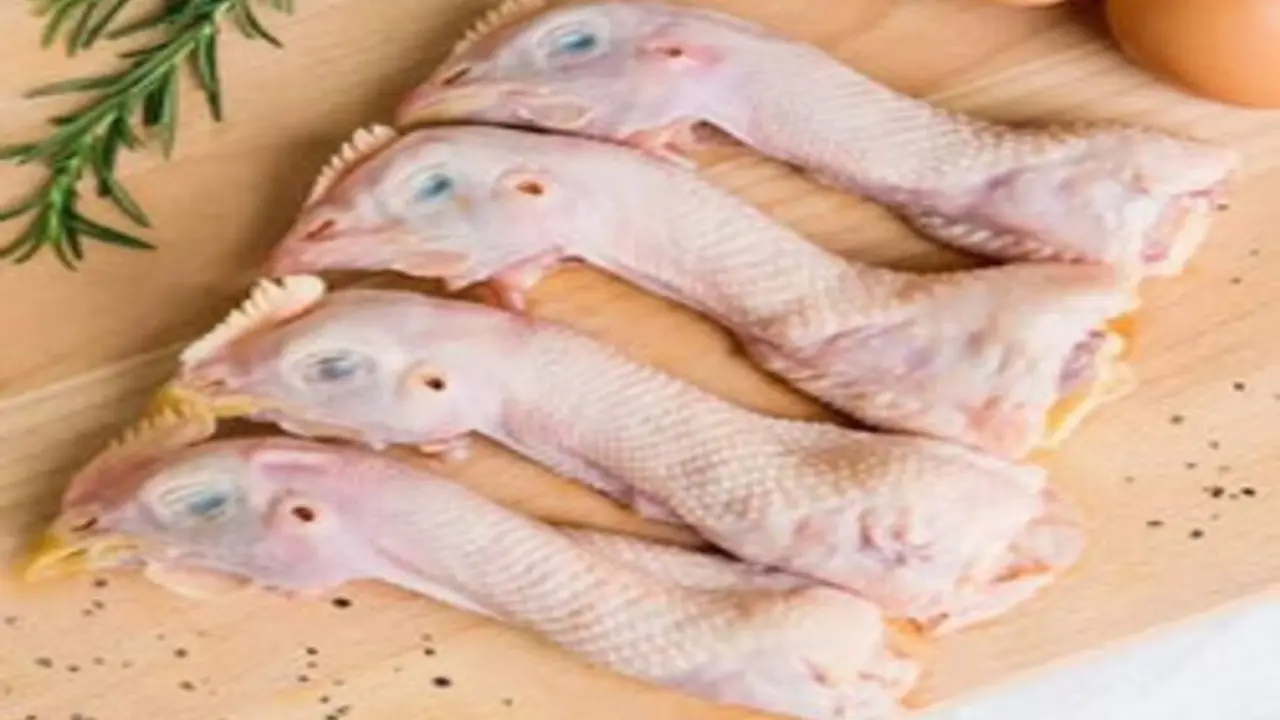 Tips Praktis Membersihkan Kepala Ayam, Dijamin Bebas Bulu dan Kotoran