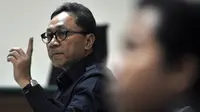 Ketua MPR, Zulkifli Hasan memberikan kesaksian di Pengadilan Tipikor, Jakarta, Senin (5/1/2015). (Liputan6.com/Miftahul Hayat)