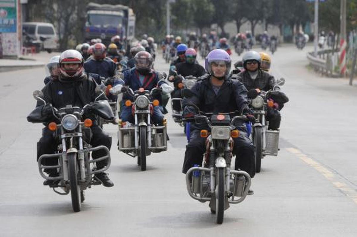 Rayakan Imlek, puluhan ribu warga China mudik naik motor