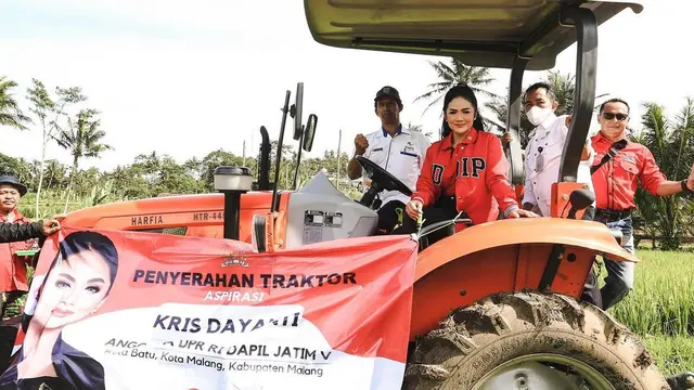 Krisdayanti membantu petani (Instagram/krisdayantilemos)