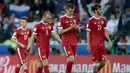 Para pemain Rusia tertunduk sedih usai kalah dari Portugal pada laga grup A Piala Konfederasi 2017 di Spartak Stadium, Moscow, (21/6/2017). Portugal menang 1-0. (AP/Ivan Sekretarev)