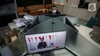 Wartawan membuat berita dan menyaksikan pidato kenegaraan Presiden Joko Widodo di Sidang Tahunan MPR bersama DPR RI dan DPD secara live di Gedung DPR, Senayan, Jakarta, Senin (16/8/2021).  (Liputan6.com/Johan Tallo)