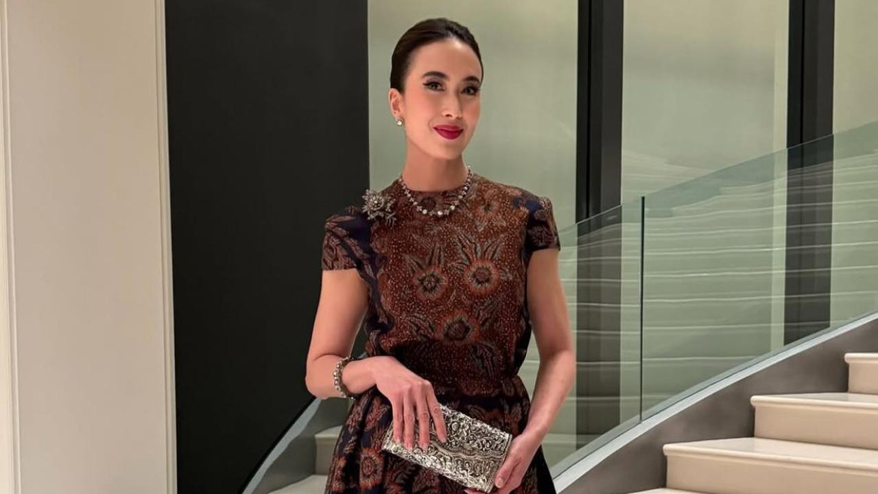 7 Potret Cantik Widiyanti Putri, Menteri Pariwisata Baru dengan Sentuhan Fashion Modern