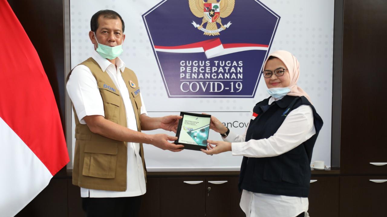 Kepala Badan POM RI, Penny K. Lukito dan Letnan Jenderal Doni Monardo selaku Ketua Gugus Tugas Percepatan Penanganan COVID-19.