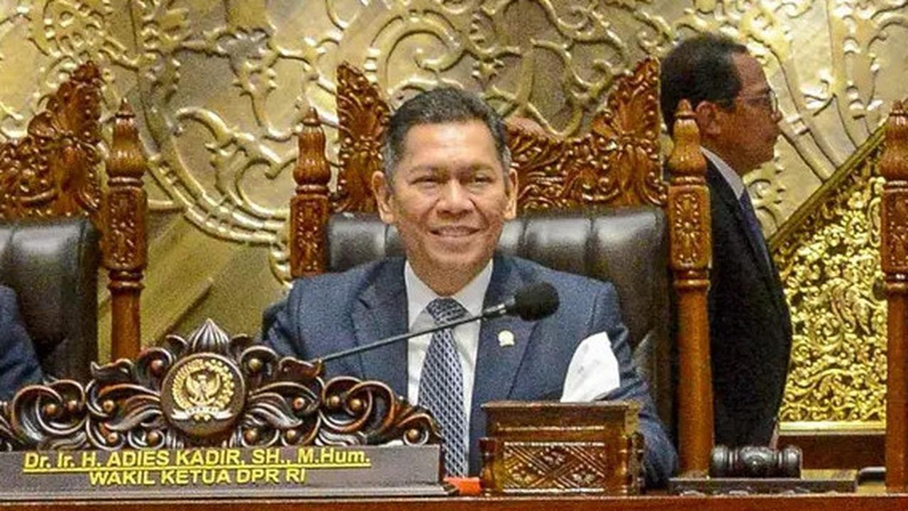 Rekam Jejak Adies Kadir yang Diputuskan MKD DPR Tak Melanggar Kode Etik