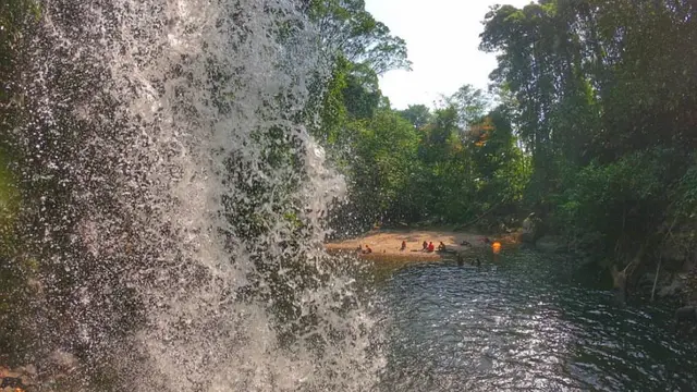 Air terjun di kawasan Gunung Niut di Kalimantan