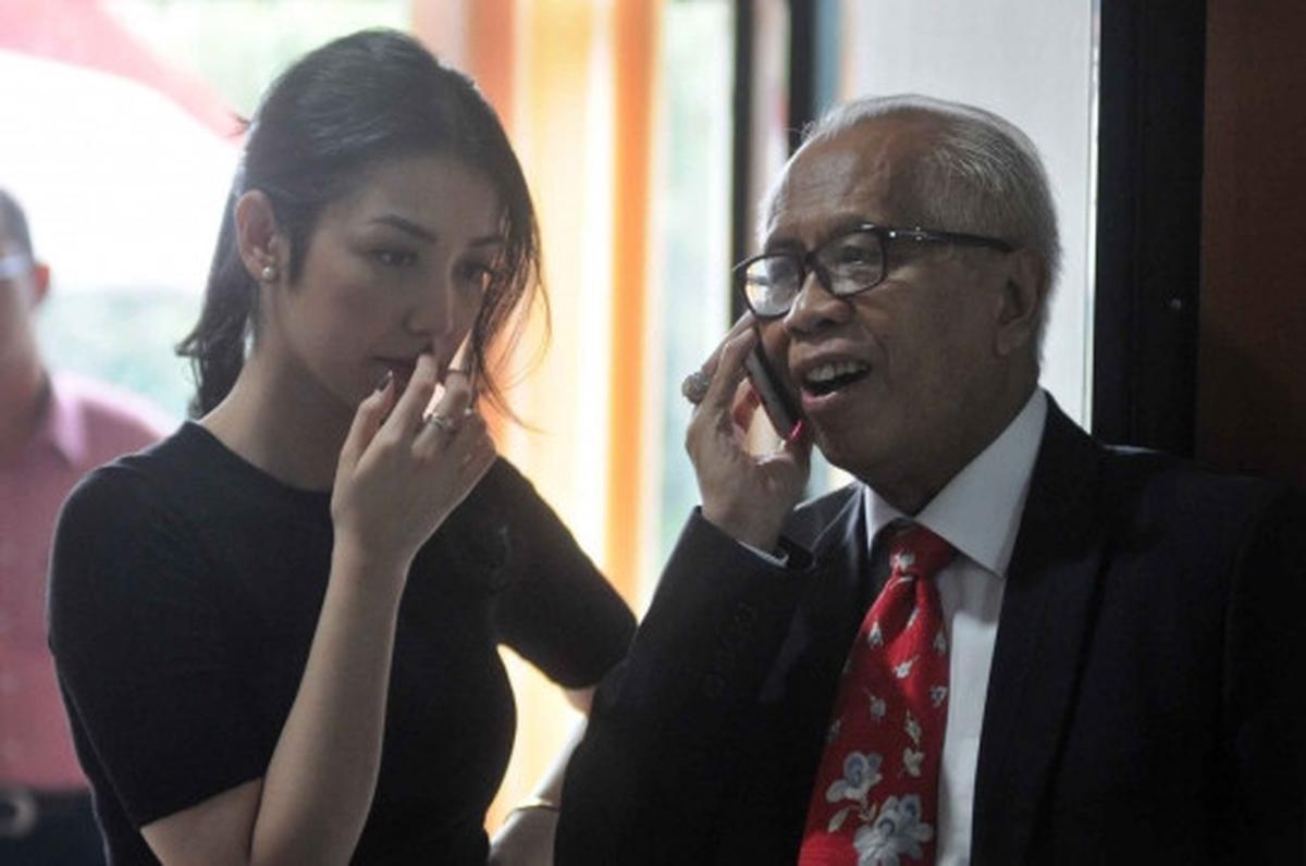 Dampingi ayahnya di sidang lanjutan, Velove Vexia tampil cantik