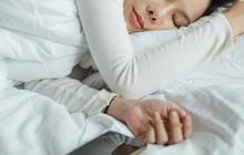 Selama Hidup Tak Pernah Tidur di Kasur, Mbah Wariyat Girang Dihadiahi Kasur Empuk oleh Sosok ini