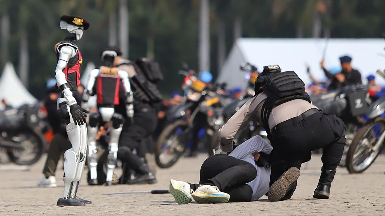 FOTO: HUT ke-79 Bhayangkara, Presiden Prabowo Serukan Polri Lebih Dekat ke Rakyat, Polri Pamer Teknologi Masa Depan