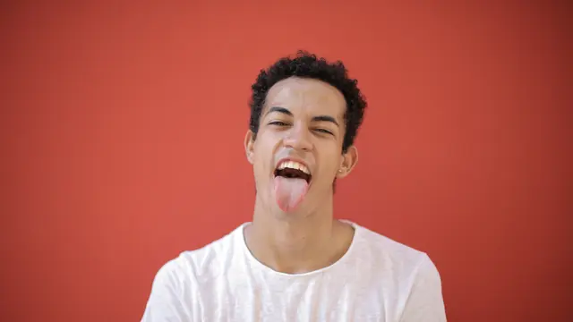 4 Cara Menghilangkan Double Chin secara Alami dengan Senam Wajah