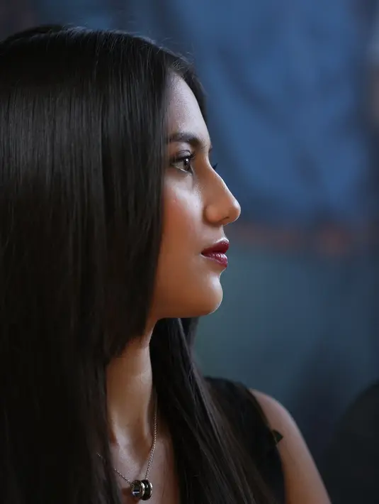 Kecintaannya pada seni, ia meluapkan dengan membuncah. Begitu juga saat dirinya melihat lukisan yang menurutnya masterpiece. Ia meminta maaf jika ada yang tersinggung. (Bambang E. Ros/Bintang.com)