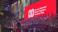 Kawasan Sarinah di Jalan MH Thamrin, Jakarta dipadati masyarakat yang sudah tumpah ruah sedari sore hari ini, Minggu (17/8/2025). (Liputan6.com/Muhammad Radityo Priyasmoro)