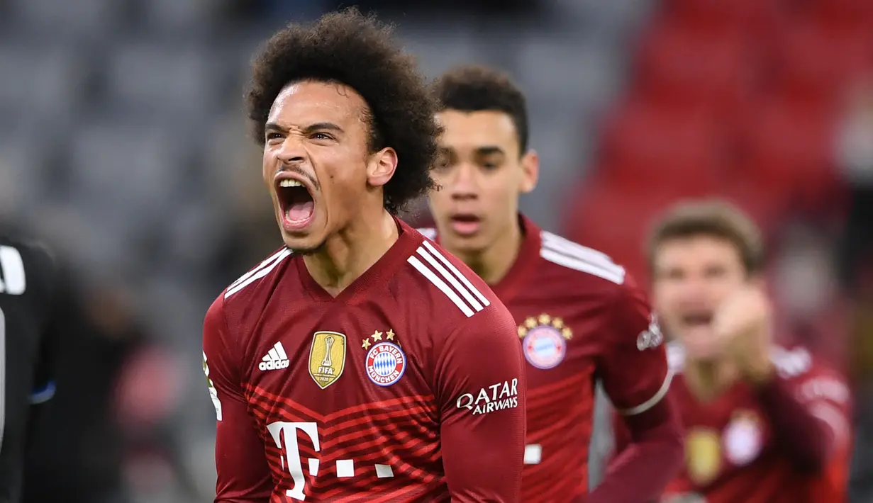 Leroy Sane. Sayap kiri asal Jerman berusia 25 tahun yang kini menjalani musim keduanya bersama Bayern Munchen ini kini berbanderol 70 juta euro, mengalami kenaikan dari sebelumnya yang hanya 60 juta euro. Bersama Die Roten musim ini ia telah mencetak 11 gol di semua ajang. (AFP/Uwe Christof Stache)