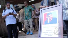 Suasana rumah duka almarhum Ferrasta Soebardi atau lebih akrab disapa Pepeng di kawasan Bumi Pusaka Cinere, Depok, Jawa Barat, Rabu (6/5/2015).(Liputan6.com/Helmi Afandi)