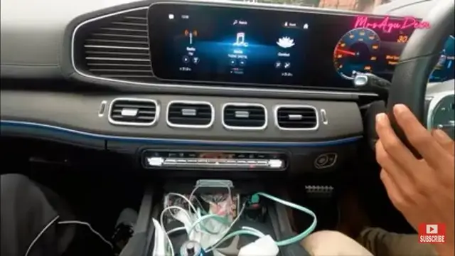 Mobil Baru Luna Maya