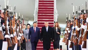 Langka, Trump Sambut Langsung Xi Jinping Saat Tiba di Bandara AS