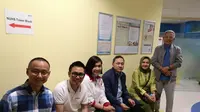 Zulkifli Hasan Jenguk Shakira Putri Denada