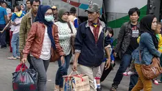 Pantauan arus balik di H+3 lebaran ini mulai ramai di Terminal Pulogadung dan Kampung Rambutan sejak Jum'at pagi.