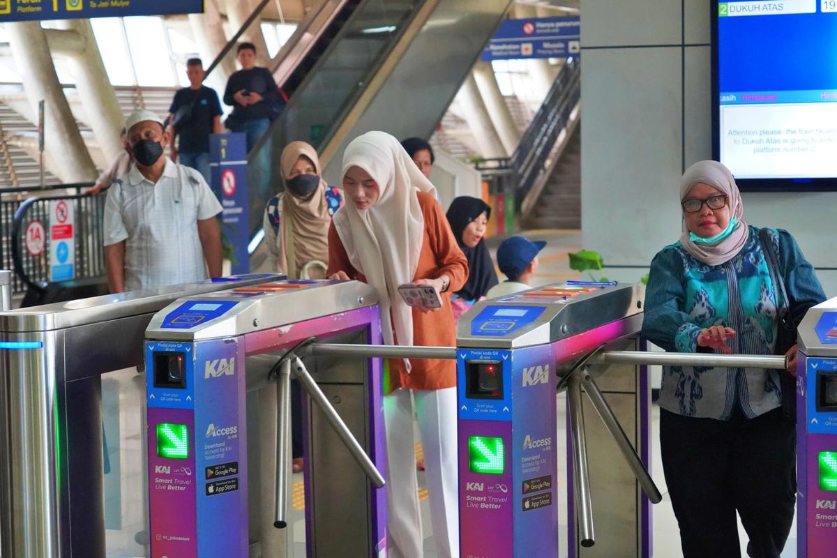 FOTO: Pengguna LRT Jabodebek Tembus Rekor Tertinggi April 2026