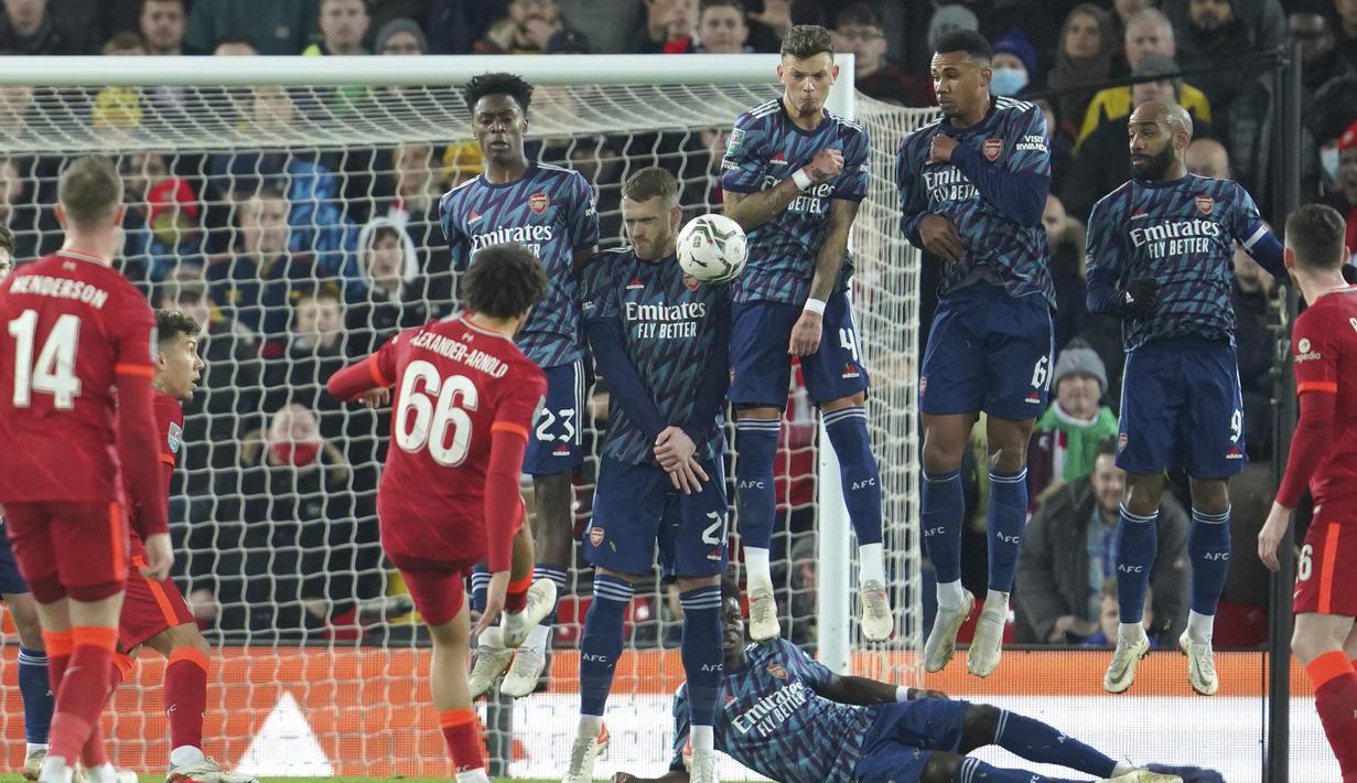 Tampil dominan sejak awal laga, Liverpool masih kesulitan untuk menciptakan peluang-peluang bersih di muka gawang Arsenal. (AP/Jon Super)