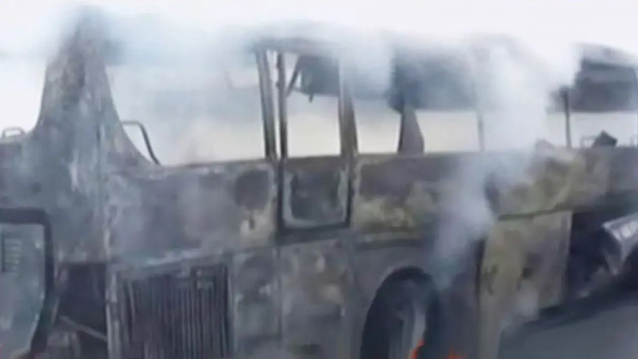 Segmen 1: Bus Terbakar hingga Evakuasi Korban Longsor