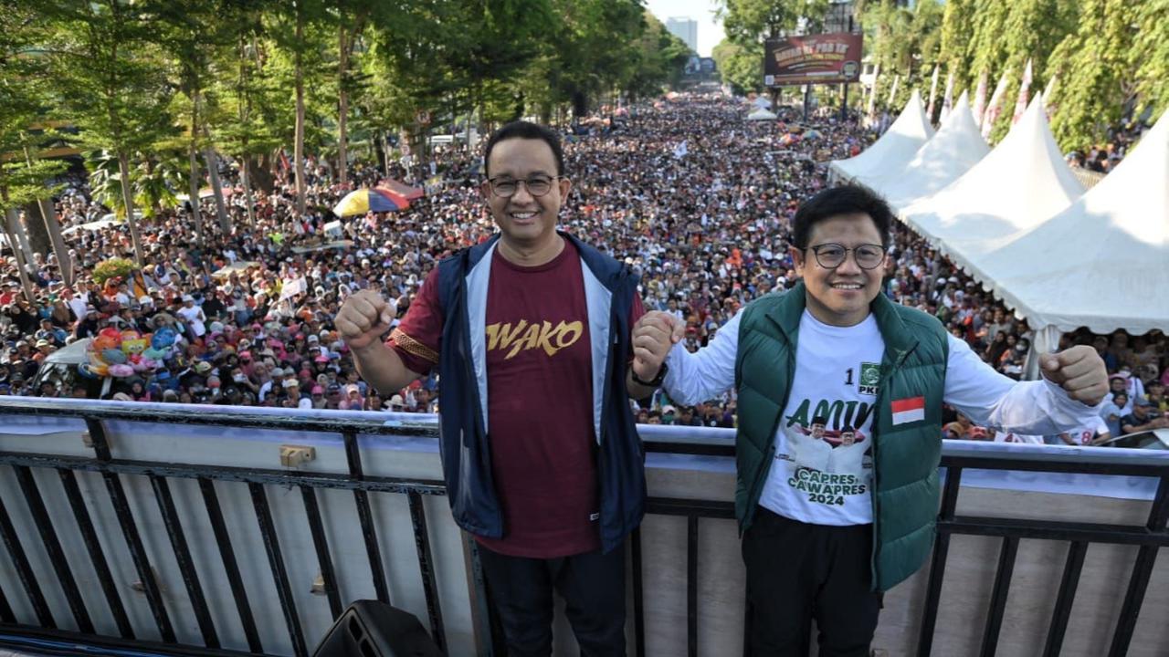 Indikator Politik Indonesia menggelar survei melalui wawancara telepon pada 23-24 Desember 2023.