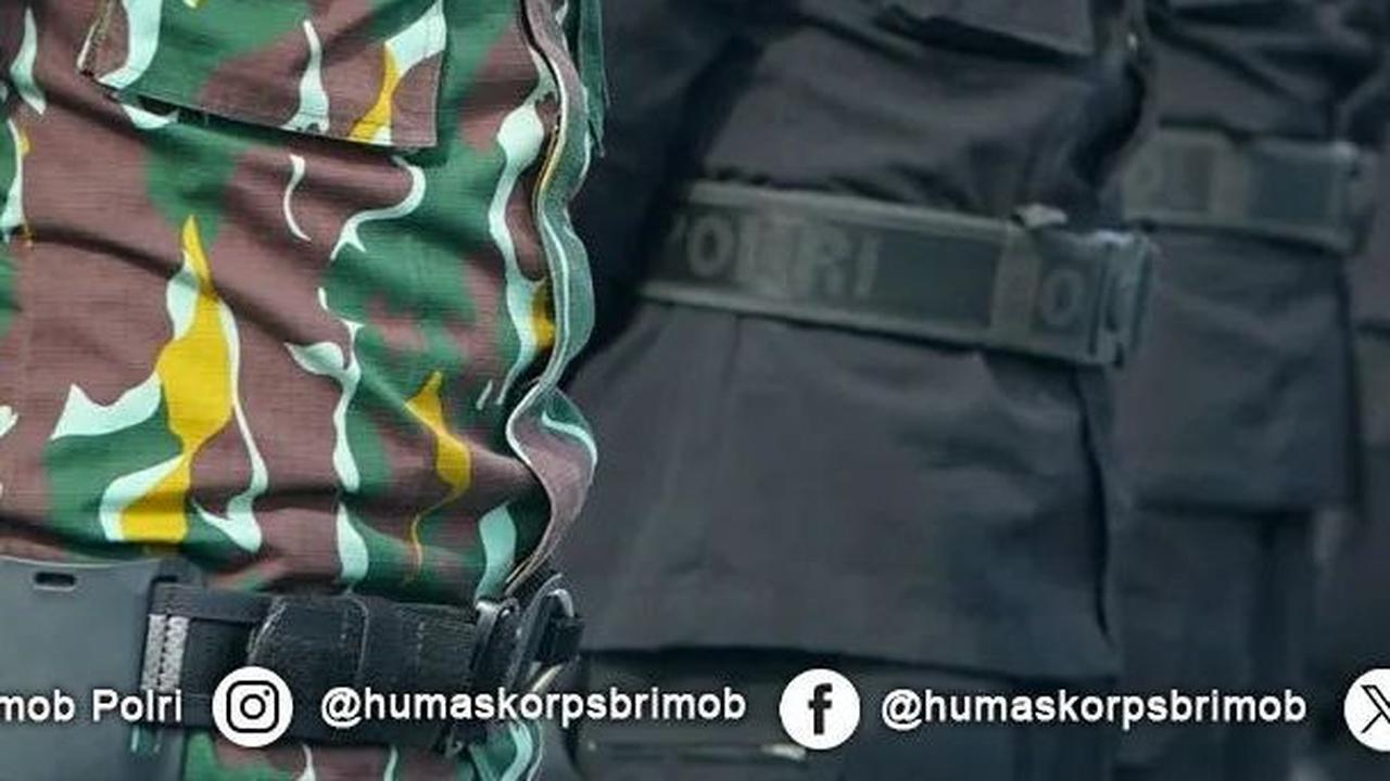 Sementara itu dalam upacara, terdapat tiga tradisi yang dilakukan oleh para personel. <br>