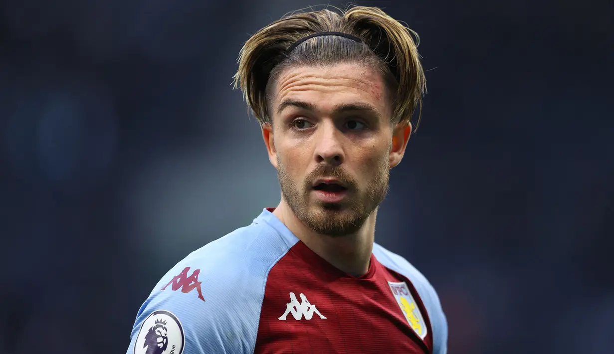 Jack Grealish merupakan transfer paling menguntungkan dalam sejarah Aston Villa. Ia diboyong oleh Manchester City pada musim 2021/22 dengan nilai £105,75 juta usai tampil mengagumkan sebagai seorang gelandang gesit dengan kreativitas tinggi. (AFP/Richard Heathcote)