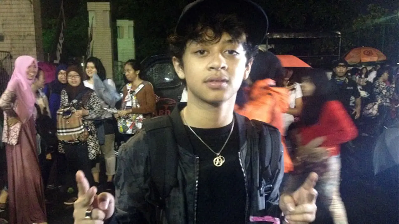 Bastian Steel