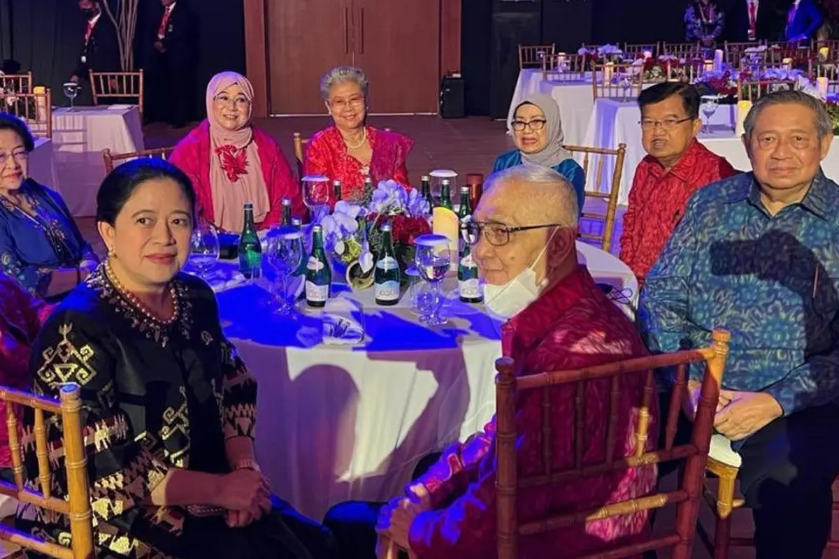 Presiden kelima RI Megawati Soekarnoputri dan Susilo Bambang Yudhoyono (SBY).