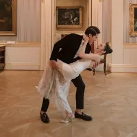 Syifa Hadju dan El Rumi Prewedding Konsep Museum Date di Inggris. [@syifahadju]