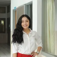 Pada ulang tahunnya yang ke-23 tahun, Nikita Willy tidak ingin merayakan dengan bermewah-mewah. Ia hanya ingin merayakan bersama orang-orang terdekatnya. Selain itu, berbagi kebahagiaan dengan anak-anak kurang beruntung. (Daniel Kampua/Bintang.com)