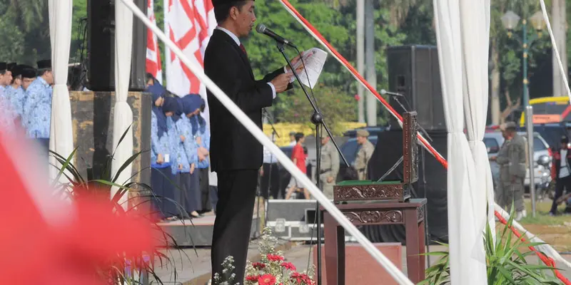 Gagahnya Jokowi Saat Jadi Pemimpin Upacara