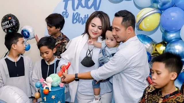 7 Potret Kebersamaan Anggita Sari dan Suami yang Jarang Diekspose